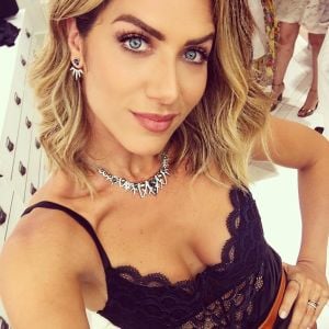 Giovanna Ewbank revela ter colocado silicone nos seios: 'Confesso, turbinei'