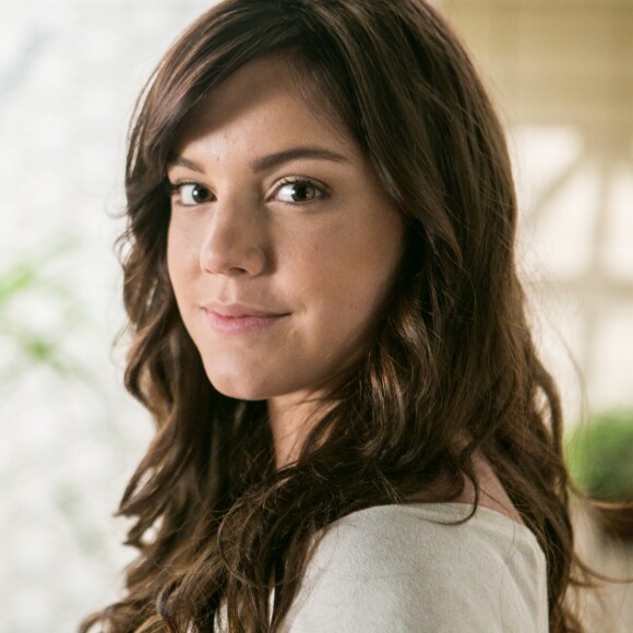 Alice Wegmann, inclusive, disse que não sabe se Marina é Isabela na novela 'A Lei do Amor'