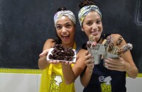 3 Minutos com Malu Falangola e Cynthia Senek: atrizes de 'Malhação' ensinam receitas fit e junk para Páscoa!