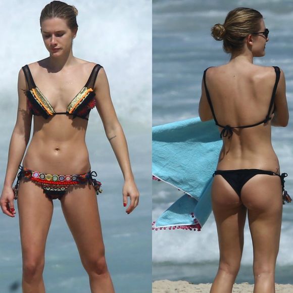 Fiorella Mattheis esbanjou boa forma na Praia de São Conrado nesta sexta-feira, 17 de março de 2017