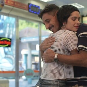 Flávia (Maria Flor) e Misael (Tuca Andrada) terminam o namoro, na novela 'A Lei do Amor'