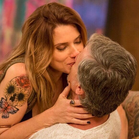 Lenita (Leticia Spiller) e Vittorio (Marcello Novaes) se casam, no final da novela 'Sol Nascente'