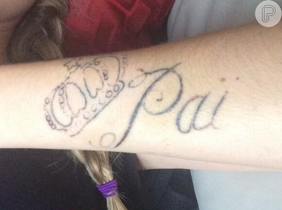 Bárbara Evans mostrou no Twitter nesta sexta-feira (21 de fevereiro de 2014) que sua tatuagem está sumindo