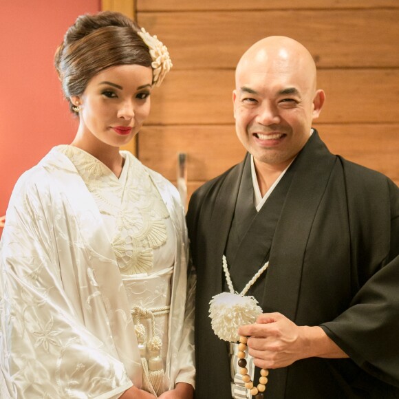 Hirô (Carol Nakamura) usou um quimono branco em seu casamento com Akira (Fabio Yoshihara)