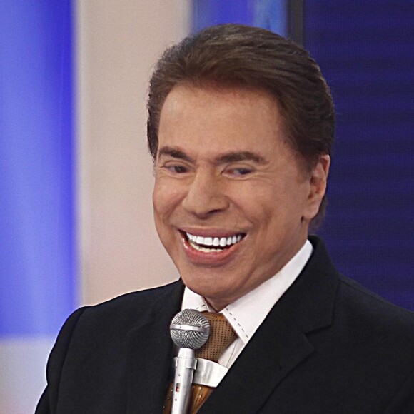 Silvio Santos adotou, novamente, os cabelos castanhos antes de partir para o SBT