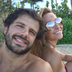 Sabrina Sato e Duda Nagle ainda não marcaram a data do casamento: 'Eu não sei quem inventou que eu ia casar em outubro. Fiquei sabendo pela imprensa. Se eu ia casar, não me convidaram'