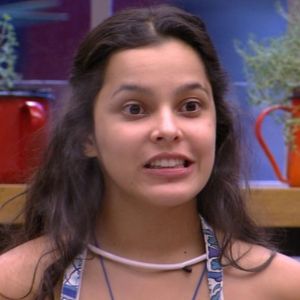 No 'BBB17', Emilly relembra teste de gravidez que deu positivo em conversa com Marcos: 'Fiquei muito nervosa. Fiquei muito na paranoia'