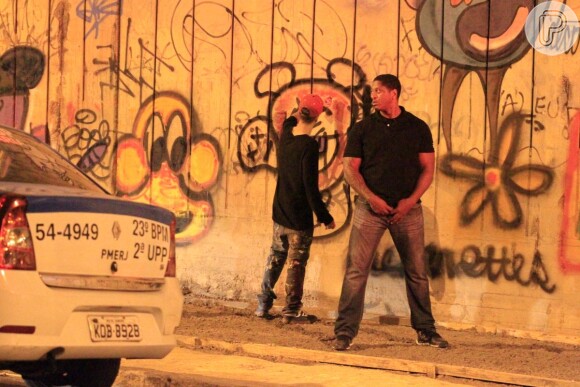 Justin Bieber, quando veio ao Brasil em 2013, pichou um muro em São Conrado