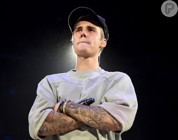 Justin Bieber é citado em processo em crime contra patrimônio público por pichar um muro durante sua passagem pelo Brasil em 2013