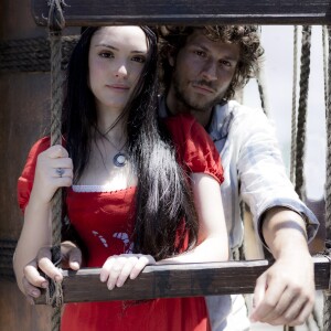 Anna e Joaquim, personagens de Isabelle Drummond e Chay Suede, recebem torcida de usuários do Twitter: 'Já estou 'shippando' esse casal!'