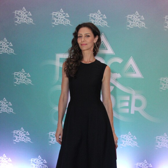 Maria Fernanda Cândido marcou presença no lançamento da próxima novela das nove da Globo, 'A Força do Querer', nesta quarta-feira, 23 de março de 2017