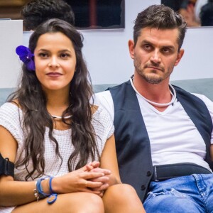 Pai de Emilly, do 'BBB17', falou o que acha das atitudes de Marcos com sua filha dentro reality