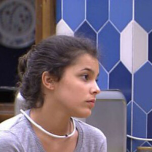 Emilly disse para Marcos que os dois provavelmente vão para o Paredão