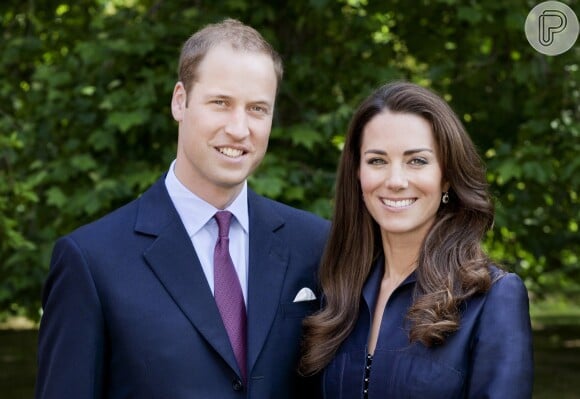Príncipe William e a mulher, Kate Middleton, escolheram a escola que George vai estudar