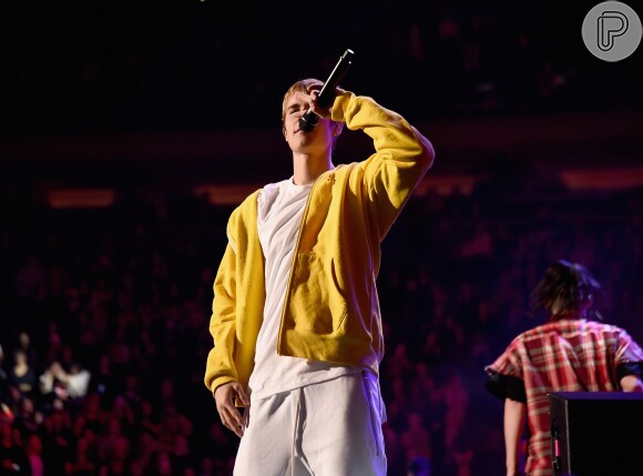 Justin Bieber será avisado que seu processo foi reaberto no Brasil assim que chegar no Rio de Janeiro