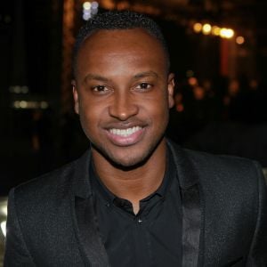 Thiaguinho se irritou com um funcionário do aeroporto após ter sua mala extraviada