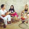 Angélica posta foto entrevistando Malvino Salvador e Kyra Gracie para o 'Estrelas'