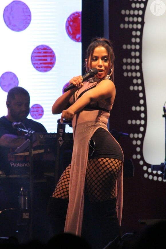 Anitta se apresenta no Coca Cola Festival em Jurerê Internacional, Santa Catarina, em 26 de março de 2017
