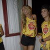 Adriane Galisteu e Arthur Aguiar em camarote de cervejaria em Recife, Pernambuco