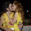 Sophia Abrahão troca beijo apaixonado com o namorado Fiuk em camarote de cervejaria em Recife, Pernambuco