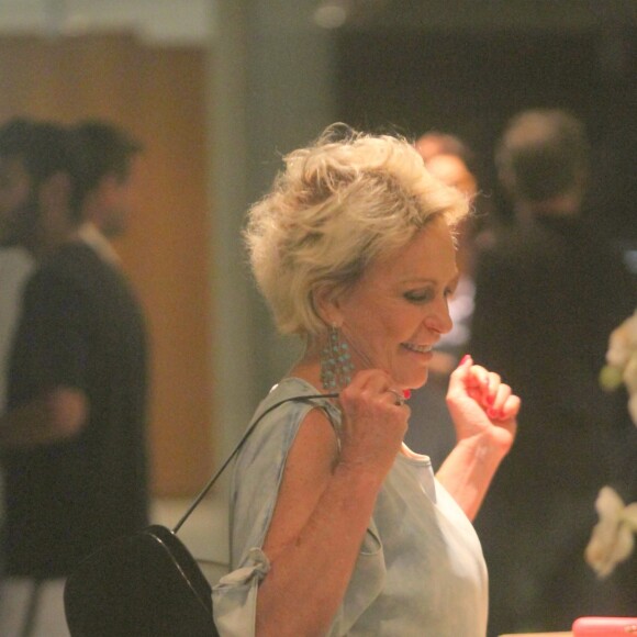 Ana Maria Braga tirou a noite de segunda-feira, 27 de março de 2017, para jantar