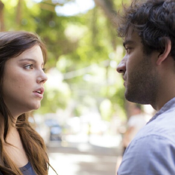 Em outro final da novela 'A Lei do Amor', Marina (Alice Wegmann) ganha o perdão de Tiago (Humberto Carrão) ao revelar ser Isabela