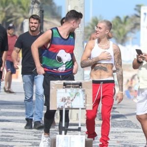 Justin Bieber está acompanhado de pastor durante turnê no Brasil, onde desembarcou nesta quarta-feira, 29 de março de 2017