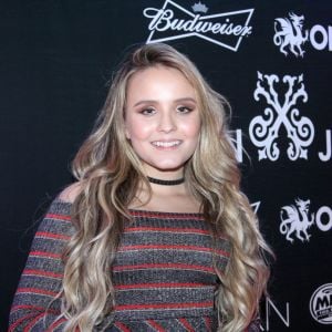 Larissa Manoela foi a after-party, organizada pelo rapper DJ Maejor, amigo de Justin Bieber, na casa de espetáculos Xian, no terraço do Shopping Bossa Nova, no centro do Rio de Janeiro, na noite desta quarta-feira, 29 de março de 2017