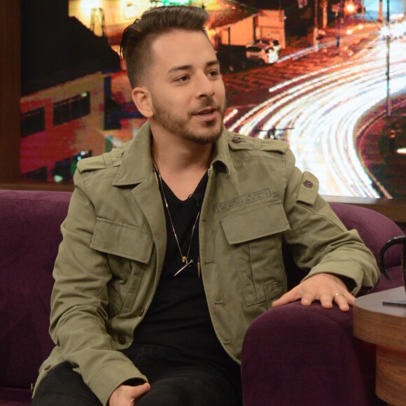 'Sou o cara que faz terapia há mais de 10 anos para poder lidar com a minha vida', admitiu Junior Lima