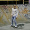 Justin Bieber anda de skate após show no Rio de Janeiro, na noite desta quarta-feira, 29 de março de 2017