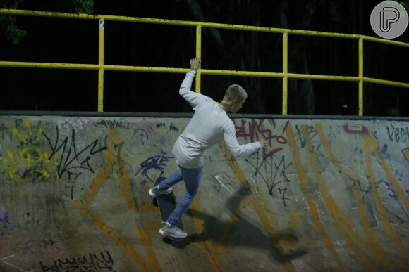 Justin Bieber andou de skate em pista localizada no Aterro do Flamengo logo após se apresentar em show lotado na Apoteose