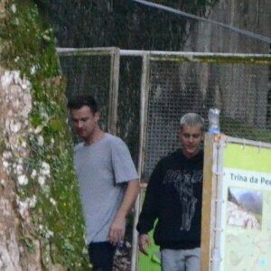 Justin Bieber se divertiu com o amigo Rich Wilkerson Jr em trilha no Rio