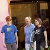Jodie Foster, a ex-namorada, Cydney Bernard, e o filho Charles passeiam em janeiro de 2012