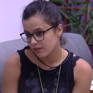 Emilly convida Marcos para dormir no quarto do líder, mas o médico rejeita: 'Não é o momento'