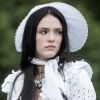 Anna (Isabelle Drummond) decide se mudar da casa da família Real na novela 'Novo Mundo'