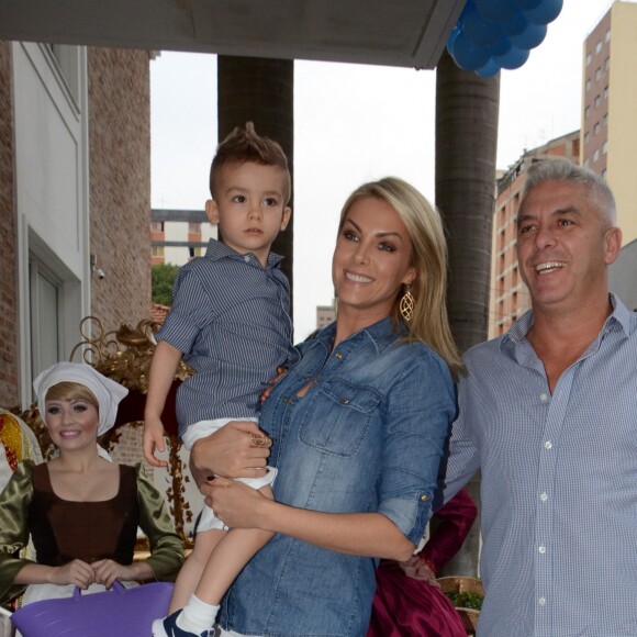 Ana Hickmann e Alexandre Corrêa são pais do pequeno Alexandre Jr, de 3 anos