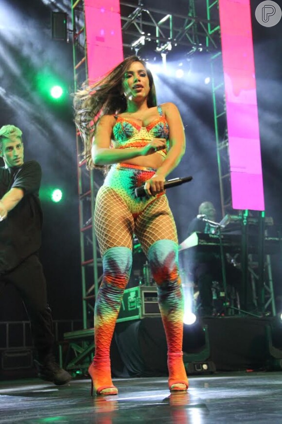 Anitta dividiu o palco com Wesley Safadão em show no Jeunesse Arena, na Barra da Tijuca, que recebeu diversos famosos na noite de sábado, 1 de abril de 2017