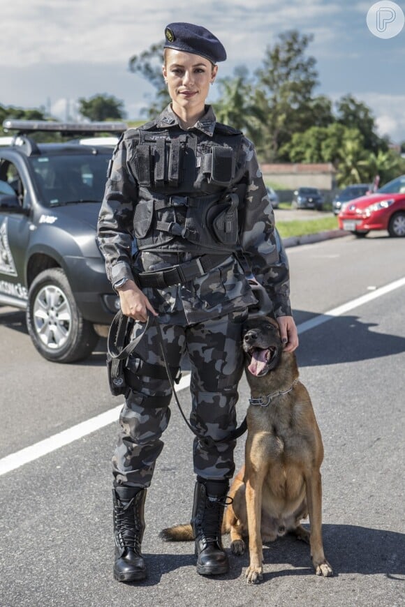 Paolla Oliveira vai viver uma policial que trabalha com cães