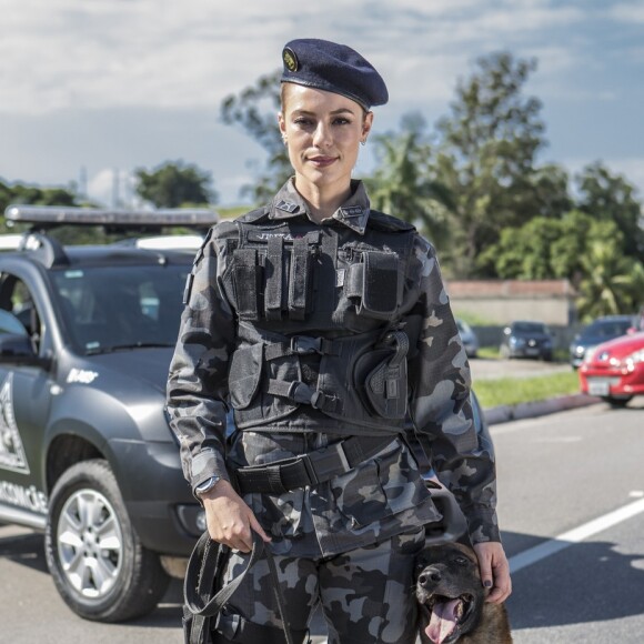 Paolla Oliveira vai viver uma policial que trabalha com cães