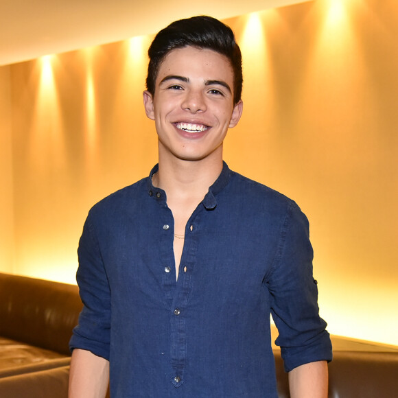 Thomaz Costa desconversou se havia voltado a ficar com Larissa Manoela: 'Isso deixa no ar...'