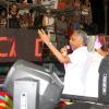 Carnaval: Gilberto Gil canta 'Lepo Lepo' e faz duelo com Psirico em Salvador