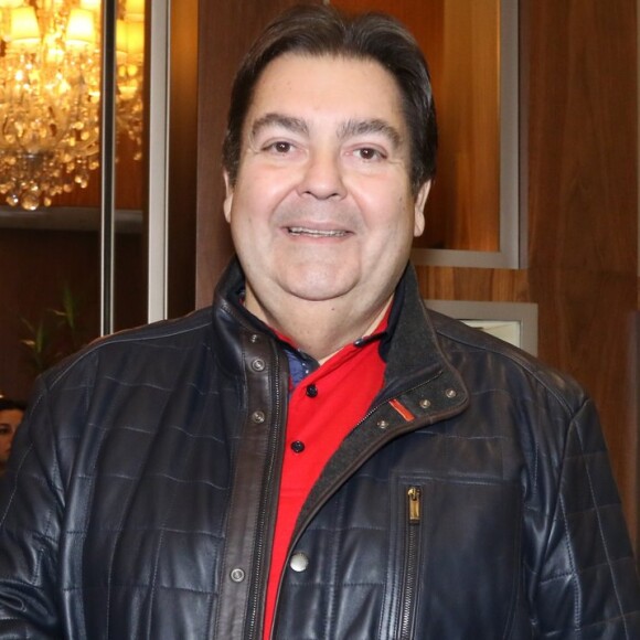 Faustão flagrou cigarro suspeito durante comemoração da mulher em casa e deu chamada em amigas de Luciana Cardoso