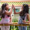 Bárbara (Renata Randel) e Frida (Sienna Belle) comemoram por terem deixado o colégio sem aulas, no capítulo que vai ao ar quinta-feira, dia 13 de abril de 2017, na novela 'Carinha de Anjo'