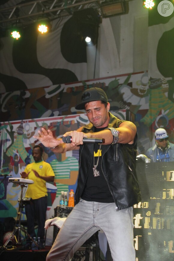 Latino agita Baile Devassa, no Rio, na noite de sexta-feira (28)