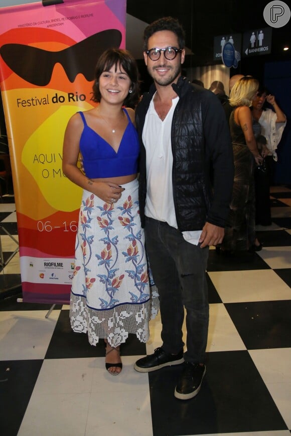 A atriz Giullia Buscacio terminou o namoro com o fotógrafo Leandro Pagliaro