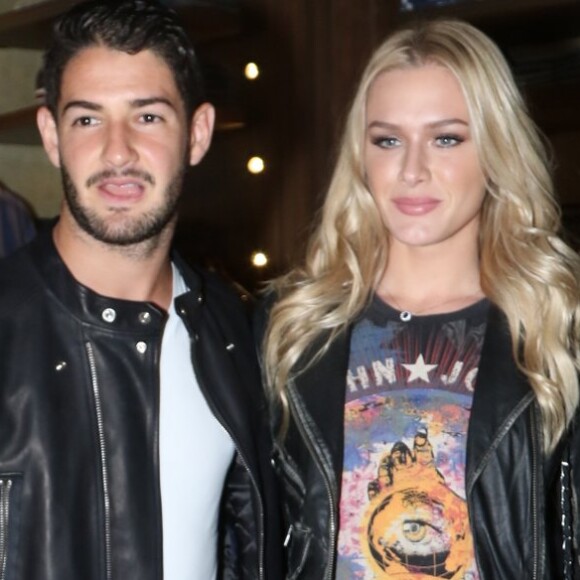 Fiorella Mattheis terminou relacionamento de três anos com o jogador de futebol Alexandre Pato e anunciou nas redes sociais na noite de segunda-feira, 3 de julho de 2017