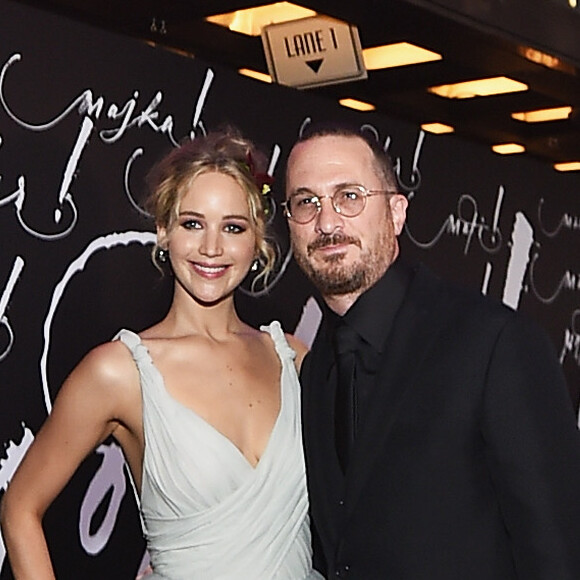 Jennifer Lawrence e o diretor Darren Aronofsky terminaram o namoro de 1 ano e 2 meses, em novembro de 2017