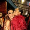 Sabrina Sato dá beijão em Thaila Ayla em encontro de musas no camorate de São Paulo na madrugada deste domingo, 2 de março de 2014