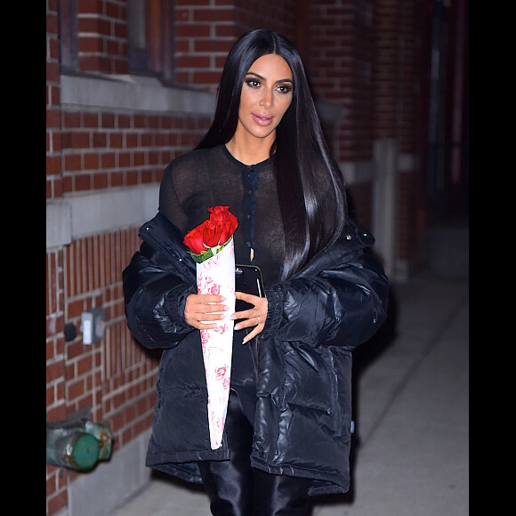 Kim Kardashian lançou o 'Kimoji' em 2015 e a boia foi colocada em pré-venda nesta quarta, 05 de abril de 2017