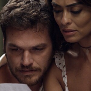 Bibi Perigosa (Juliana Paes) e Rubinho (Emilio Dantas) receberam uma ordem de despejo na novela 'A Força do Querer'